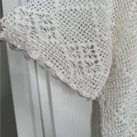 Handmade beautifull crochet short sleeve jacket. Great for any occasion - Picture 3 of 7